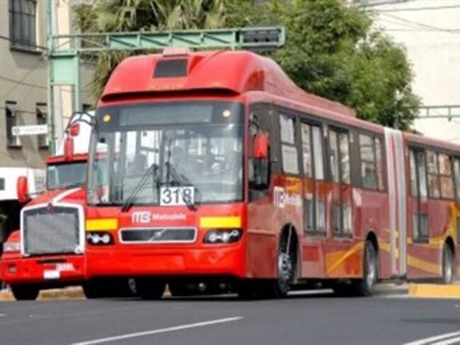 Falta metodología para medir beneficio climático de Metrobús: Semarnat