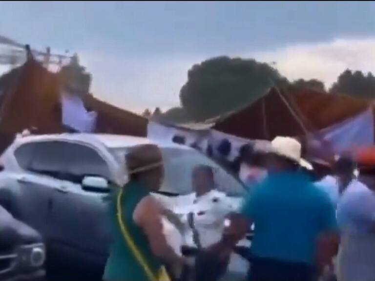 Se desploma lona durante mitin político de partido Morena en Xonacatlán