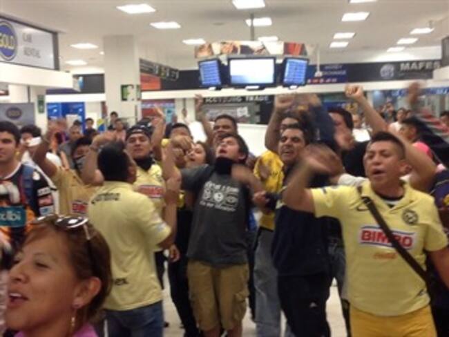 Afición de América recibe a Herediano hostilmente