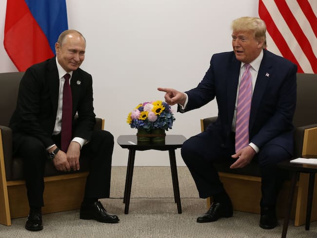 Trump amaga a Rusia con aranceles secundarios del 100% si no hay acuerdo de paz