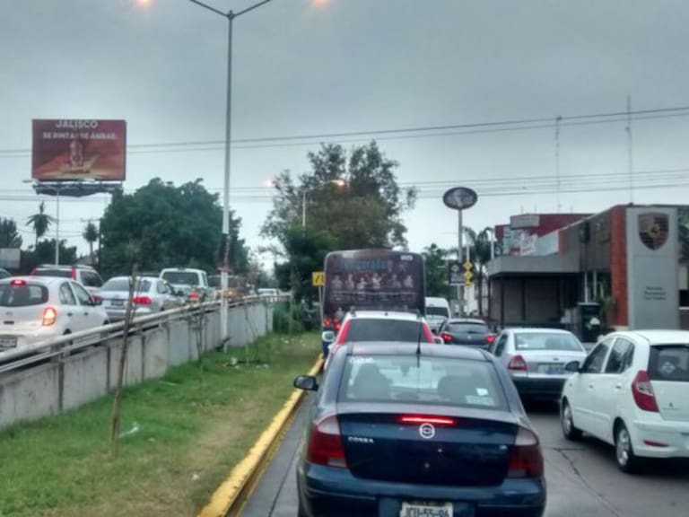 Mala planeación es lo que genera tráfico en López Mateos