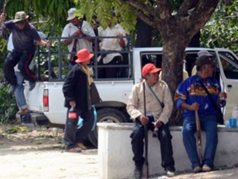 Permanecen autodefensas en cuatro municipios de Michoacán