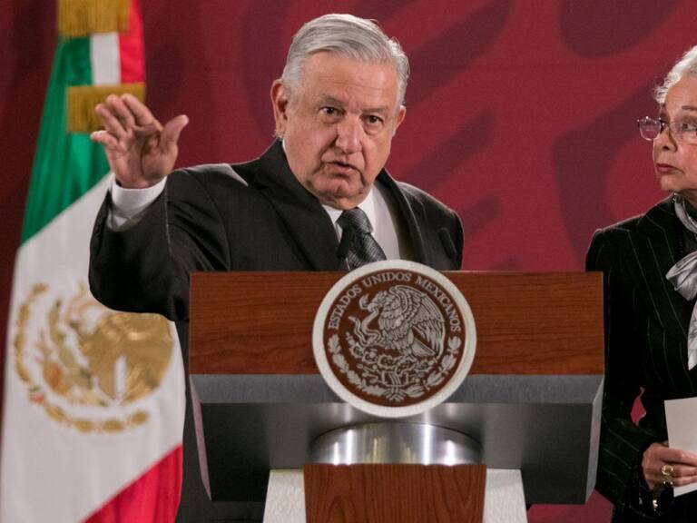 El presidente Andrés Manuel López Obrador y Olga Sánchez Cordero, secretaria de Gobernación, en conferencia matutina