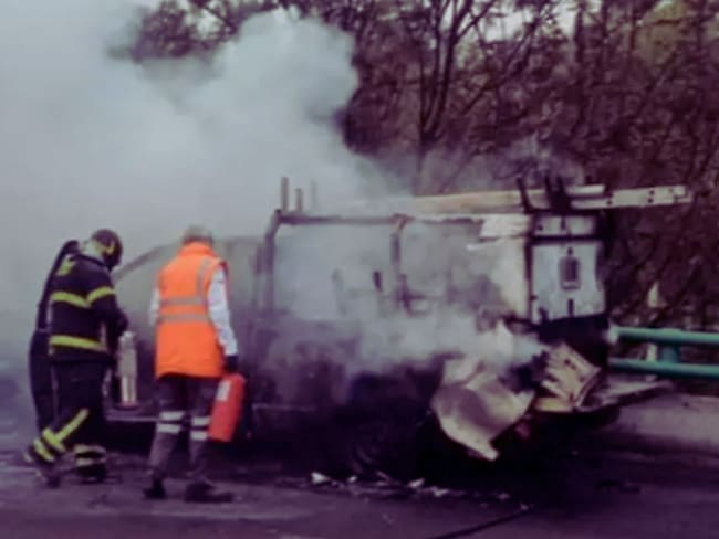 Camioneta se incendia en Periférico: Bomberos de la CDMX reporta caos vial y saldo blanco