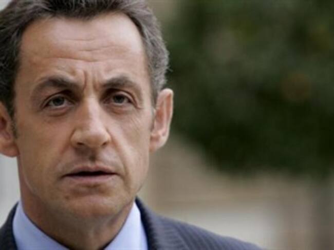Amenazan de muerte a Sarkozy con carta y bala 9 mm