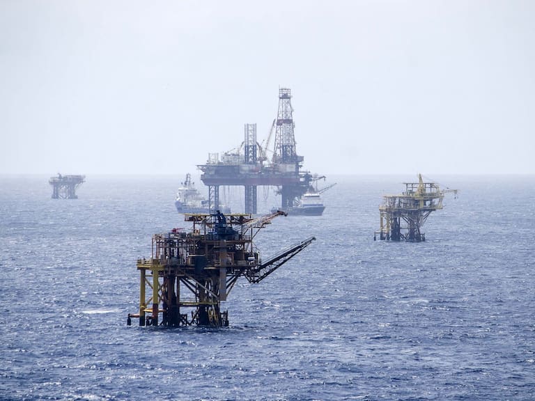 Pemex y Petrobras explorarán aguas profundas para rescatar el yacimiento Cantarell