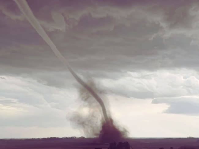 Tormentas en Iowa dejan granizo del tamaño de pelotas y riesgo de tornados | VIDEO