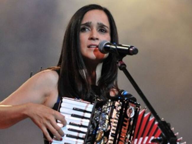 Julieta Venegas felicita a 'El Weso' por sus 10 años