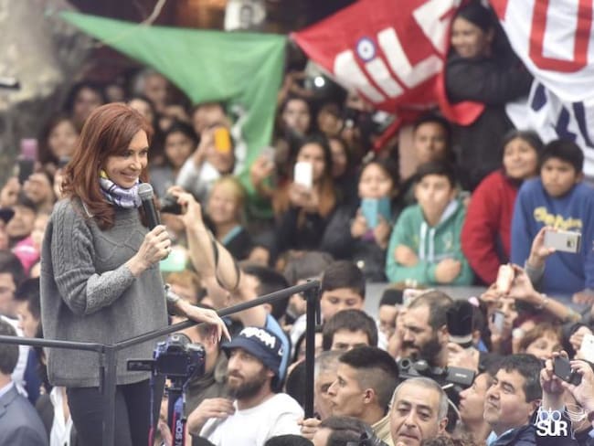 Fiscalía de Argentina pide indagar a Cristina Fernández por irregularidades en obra pública