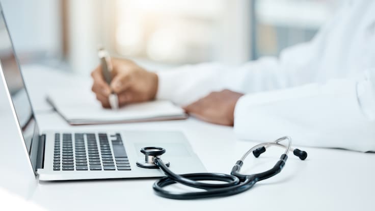 IMSS Bienestar abre el registro para médicos especialistas: Requisitos y pasos para inscribirse