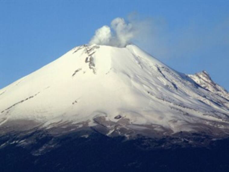 Monitorean constantemente al volcan Popcatepetl