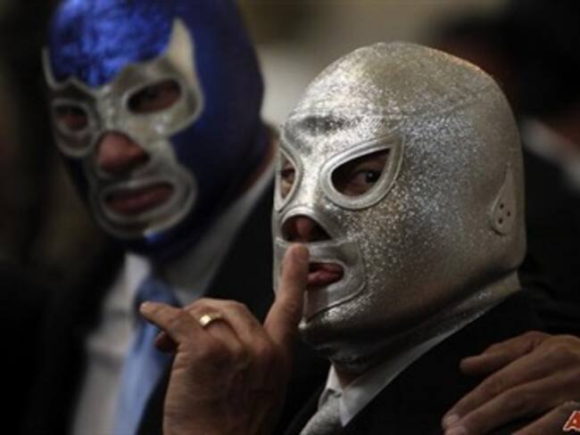 Anuncia Hijo del Santo retiro temporal debido a una grave lesión