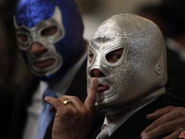 Anuncia Hijo del Santo retiro temporal debido a una grave lesión