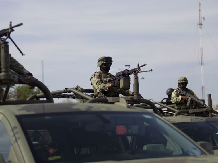 FGR identifica a militar que disparó contra manifestantes en Nuevo Laredo.