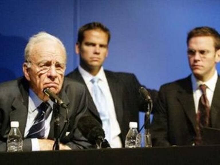 Murdoch, acusado de mentiroso, en primera línea en caso de escuchas