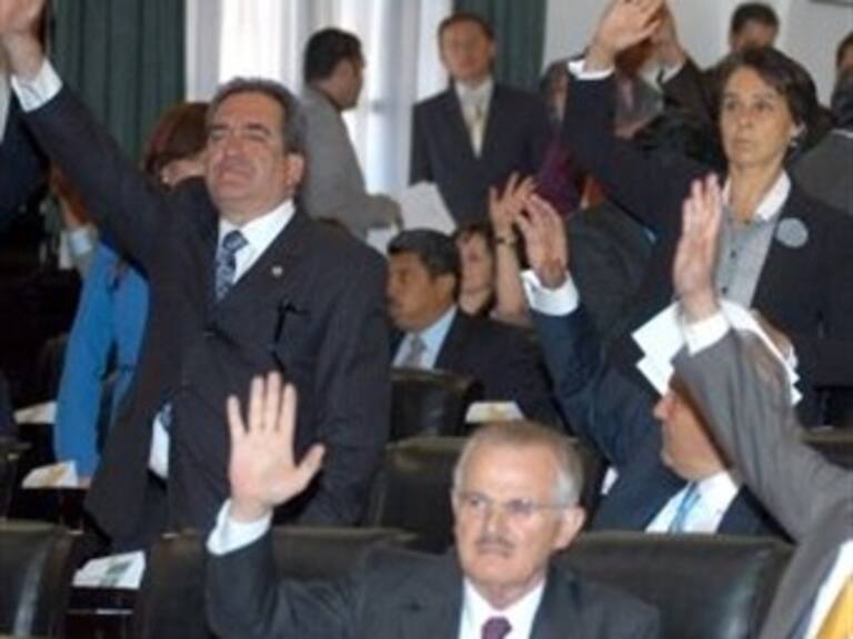 Inicia Senado discusión de enmiendas fiscales para 2010