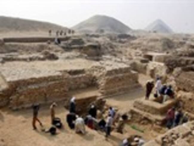 Ubican restos que podrían ser de la reina Sesheshet