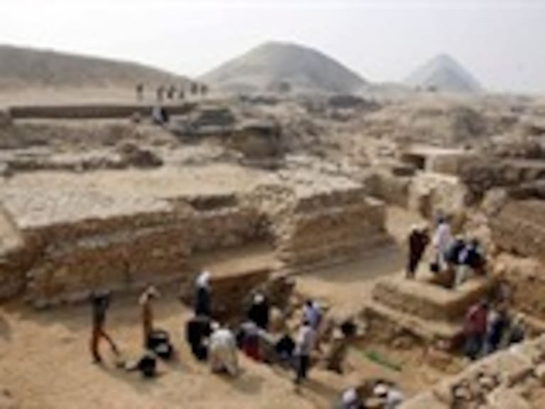 Ubican restos que podrían ser de la reina Sesheshet