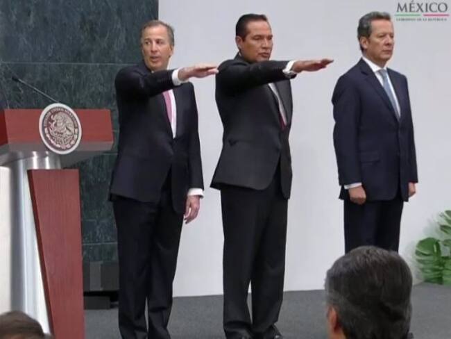 Renuncian Videgaray y Aristóteles Núñez al Gabinete de Peña Nieto