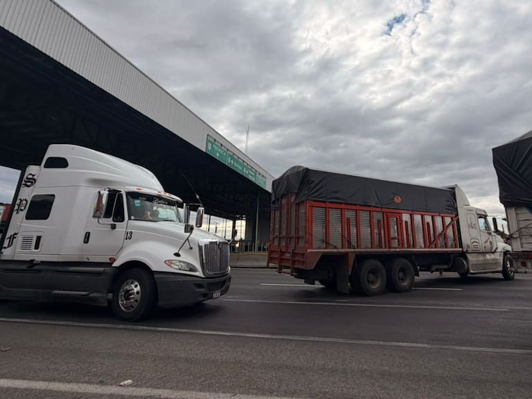Transportistas de AMOTAC colapsan vialidades. Víctor Sandoval