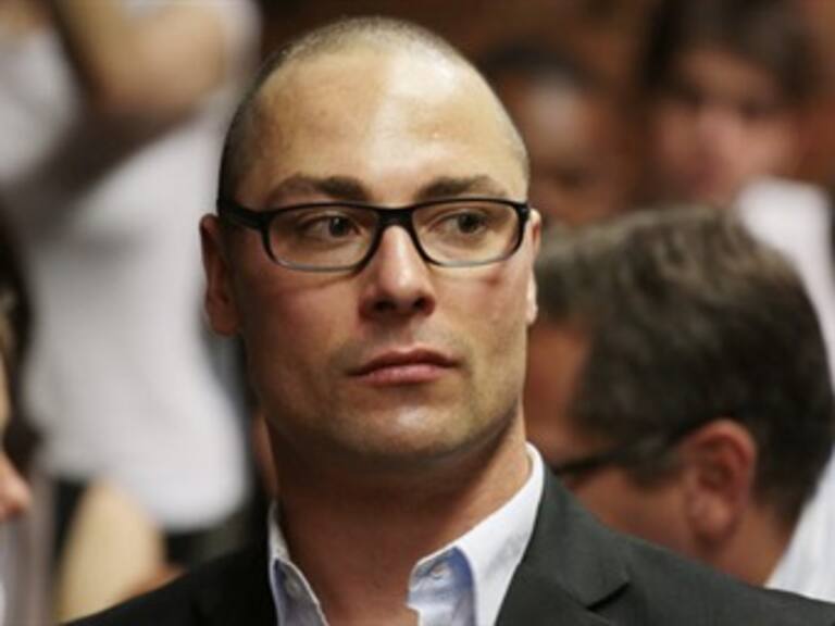 Pistorius tendrá que informar su paradero dos veces por semana