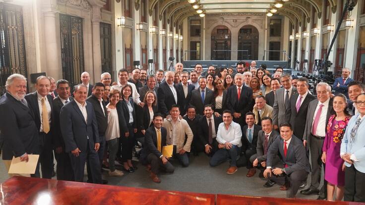 Recibe el presidente López Obrador a gobernadores de Morena y aliados