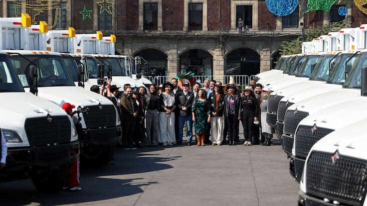 Entrega Gobierno de la CDMX 50 camiones recolectores basura a alcaldías