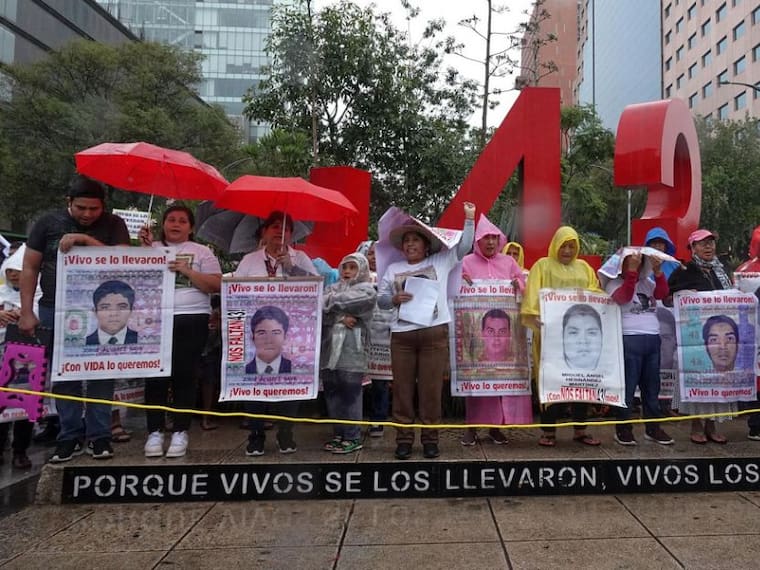 Publican converasiones de policias de Ayotzinapa con el crimen organizado