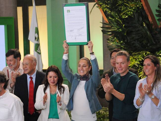 PVEM otorga constancia a Claudia Sheinbaum como candidata presidencial del partido