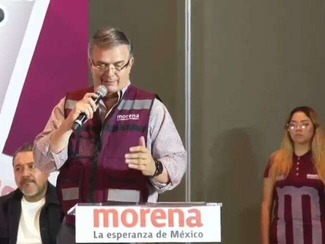 Marcelo Ebrard es el primero en registrarse