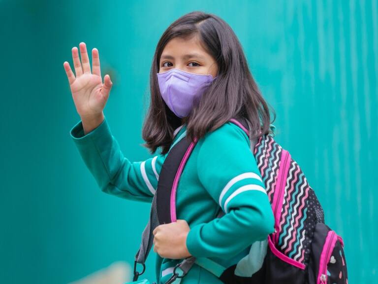 Hay cubrebocs que la SEP no aceptará para el regreso presencial a clases.