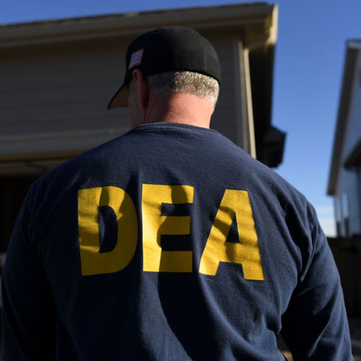 Ex agente de la DEA, es acusado de narcoterrorismo y lavado millonario