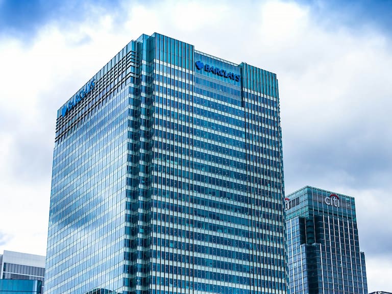 El giro de 180 grados en seguridad de la administración Sheinbaum es positivo para la inversión futura, reconoció el economista en jefe de Latam de Barclays, Gabriel Casillas