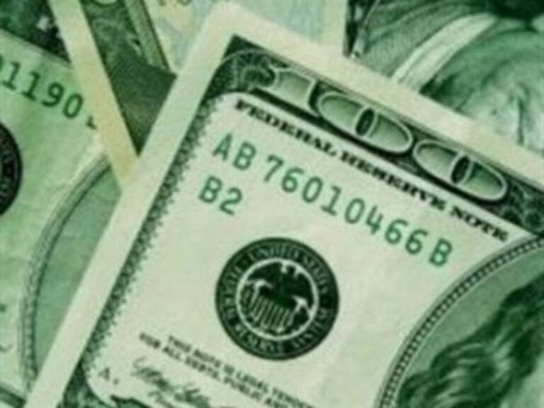Sube dólar a $15.73, pese a medidas de Banxico