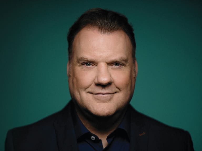 Condecorado por Isabel II de Inglaterra, sir Bryn Terfel es un cantante de ópera y teatro musical.