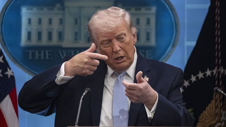 Trump amenaza a China si manda armas a Irán para seguir con la guerra