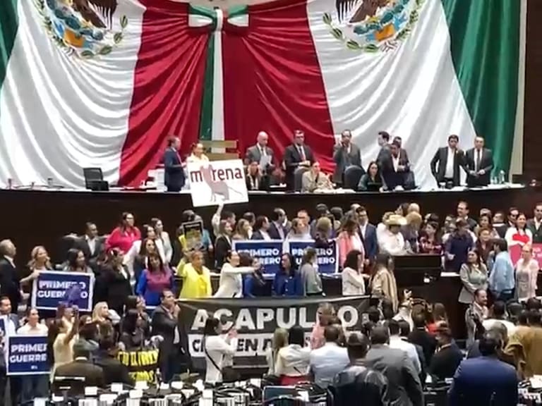 Legisladores del Frente Amplio por México irrumpieron en la participación de un diputado morenista