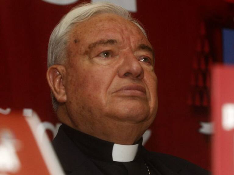 INE pone candado al cardenal Juan Sandoval Íñiguez