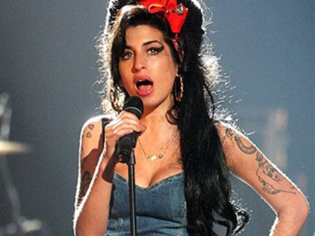 Padres de Amy Winehouse herederos de la fallecida cantautora