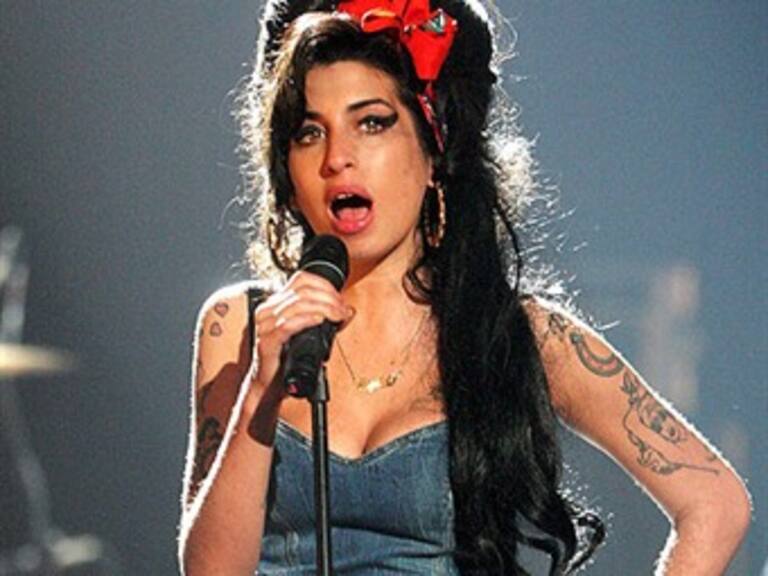 Padres de Amy Winehouse herederos de la fallecida cantautora