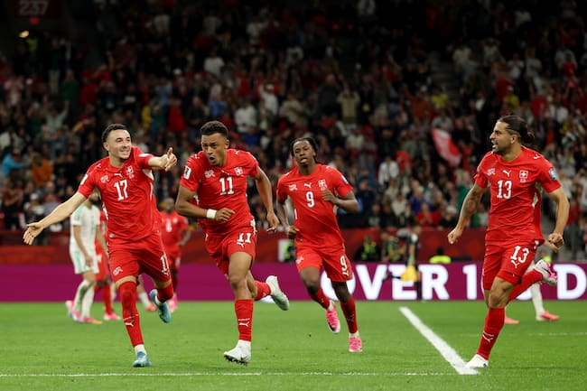 Celebración de Suiza tras el gol de Dan Ndoye