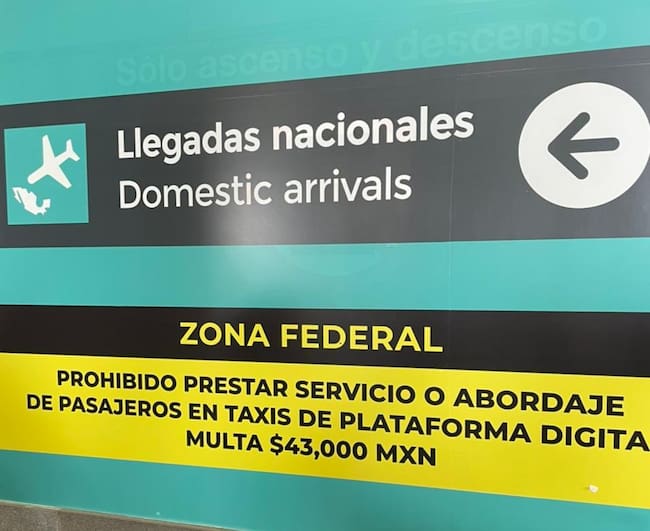 En el 2022 los taxis de app eran multados hasta con 43 mil pesos si eran sorprendidos cargando pasaje en las inmediaciones del aeropuerto.