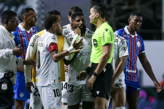 Neymar, suspendido dos partidos por violar el Protocolo Vini Jr. en Brasil