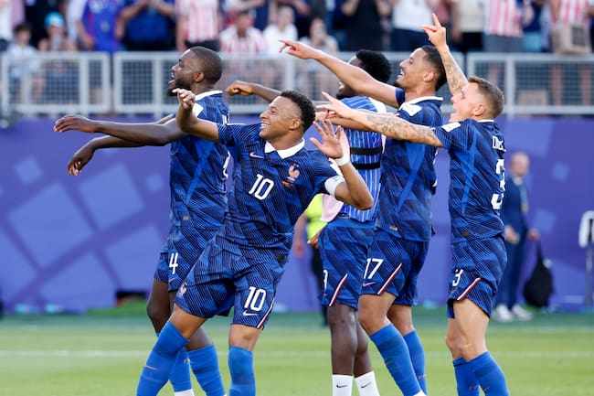 La Selección de Francia celebrando el pase a los Cuartos de Final