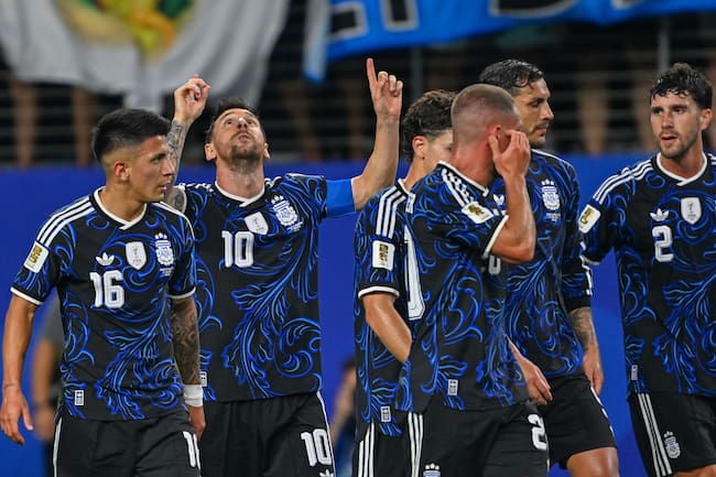 Celebración de Lionel Messi tras su gol ante Jordania