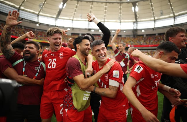Festejo de Suiza tras clasificar a Cuartos de Final