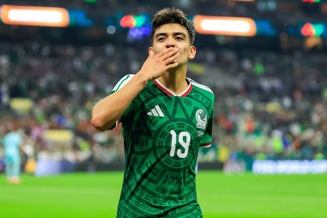 Gilberto Mora ante Ecuador
