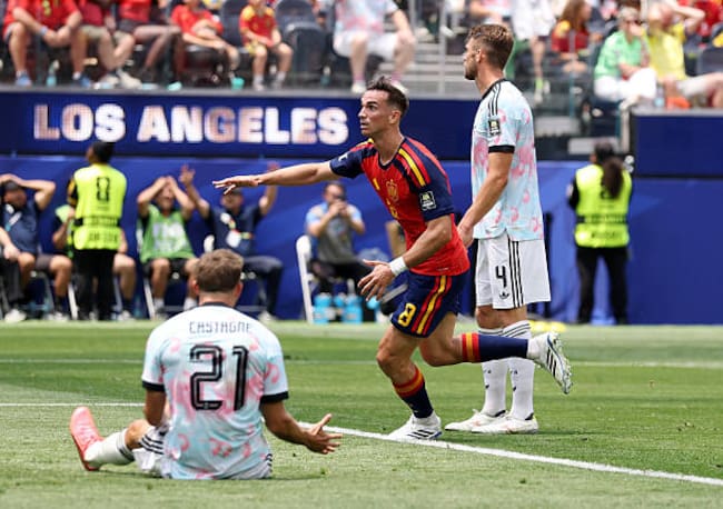 Fabian Ruiz feteja gol