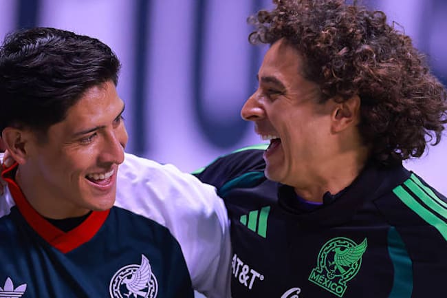 Edson Álvarez y Guillermo Ochoa