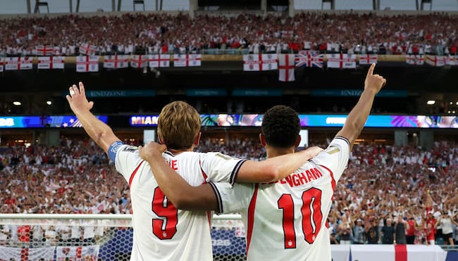 Jude Bellingham y Harry Kane después de vencer a Noruega en Miami